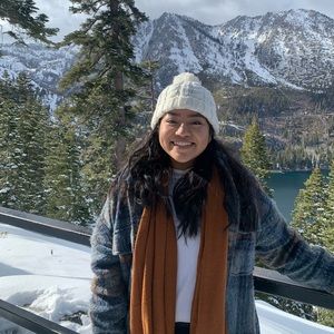 Meet your Posher, Yesenia